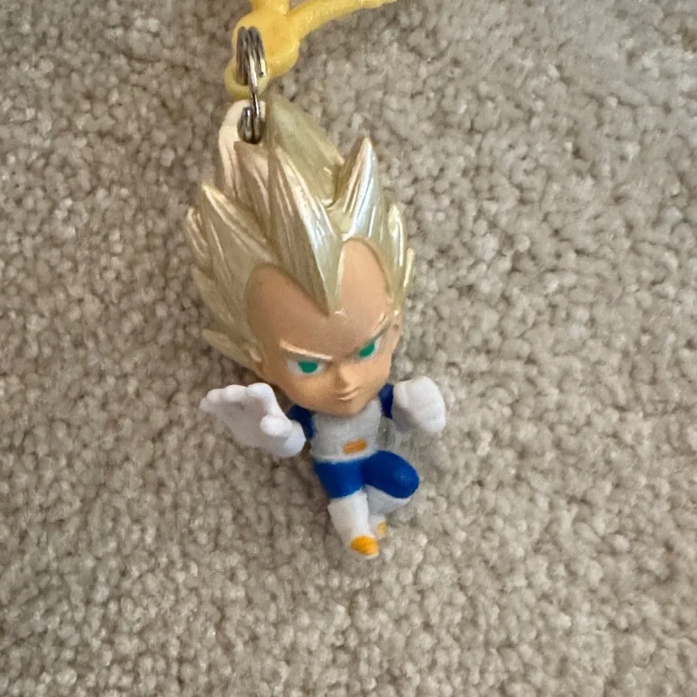 Dragon Ball Z Keychain Set - Super Saiyan Vegeta, Goku, and Piccolo - Picture 2 of 7